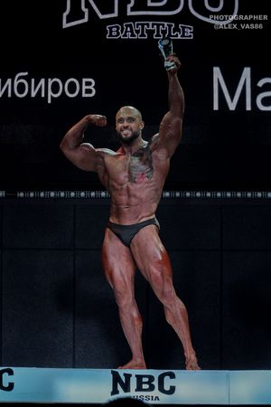 CLASSIC PHYSIQUE